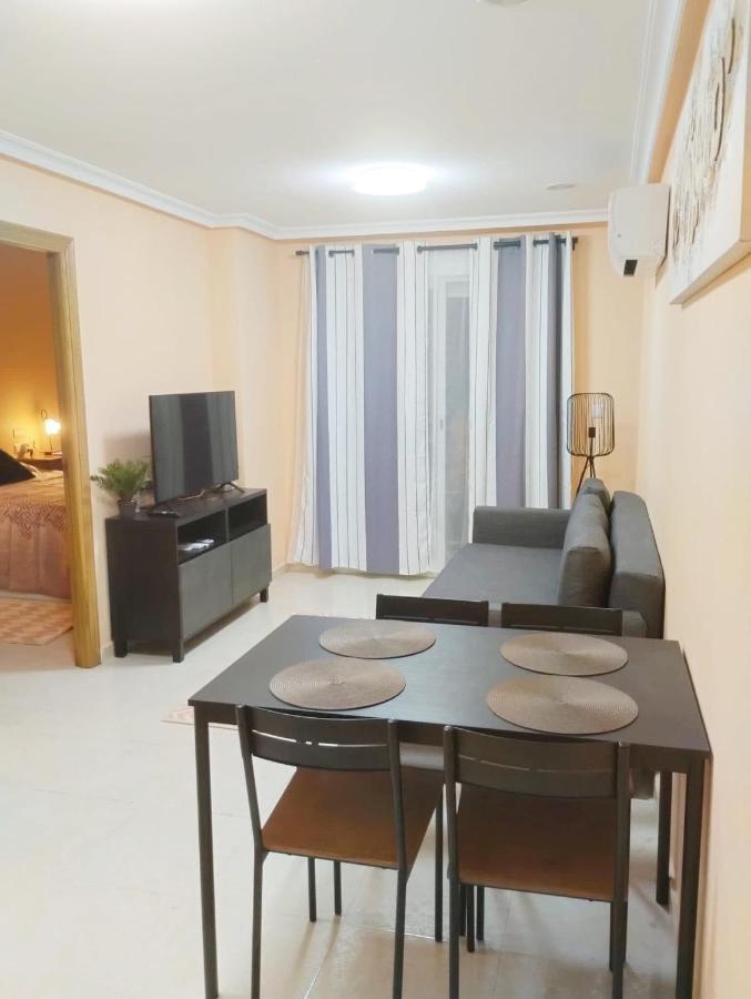 Torrevieja 2 Bedroom Holiday Apartment מראה חיצוני תמונה